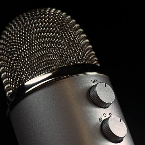 CLASES DE CANTO Y TÉCNICA VOCAL EN LA ACADEMIA EFECTO MOZART EN LORCA MURCIA Las clases de canto y técnica vocal presenciales van dirigidas a cantantes, actores y cualquier persona que quiera conocer su voz