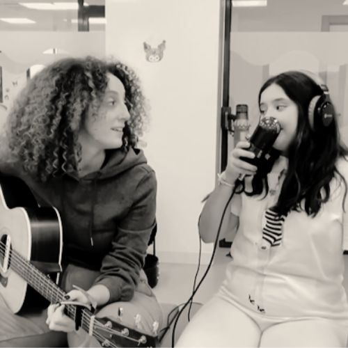 EXTRAESCOLARES DE MÚSICA en Lorca Academia Efecto Mozart Las clases extraescolares se imparten en horario de tarde, dentro de los propios centros escolares, facilitando la conciliación familiar y el acceso a una formación artística de calidad.